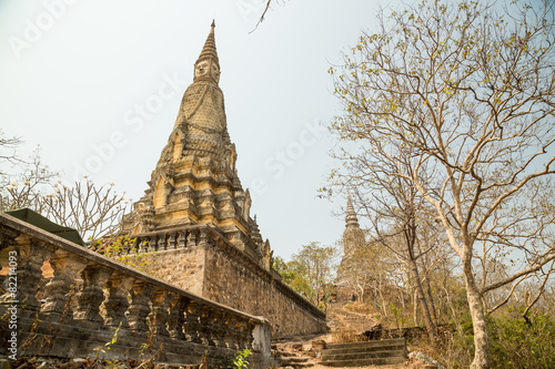 Oudong, Chetdei Tray Treung, stupa contains remains of King Siso