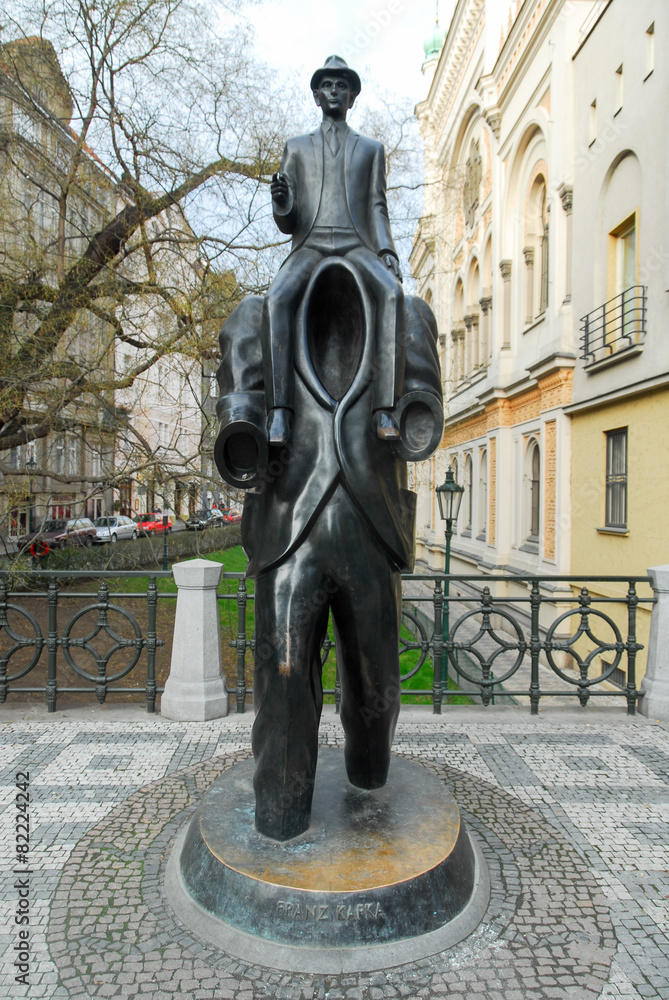 Fototapeta premium Franz Kafka Statue - Prague, Czech Republic