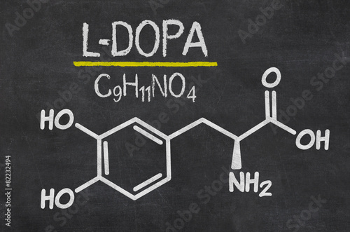 Schiefertafel mit der chemischen Formel von L-DOPA