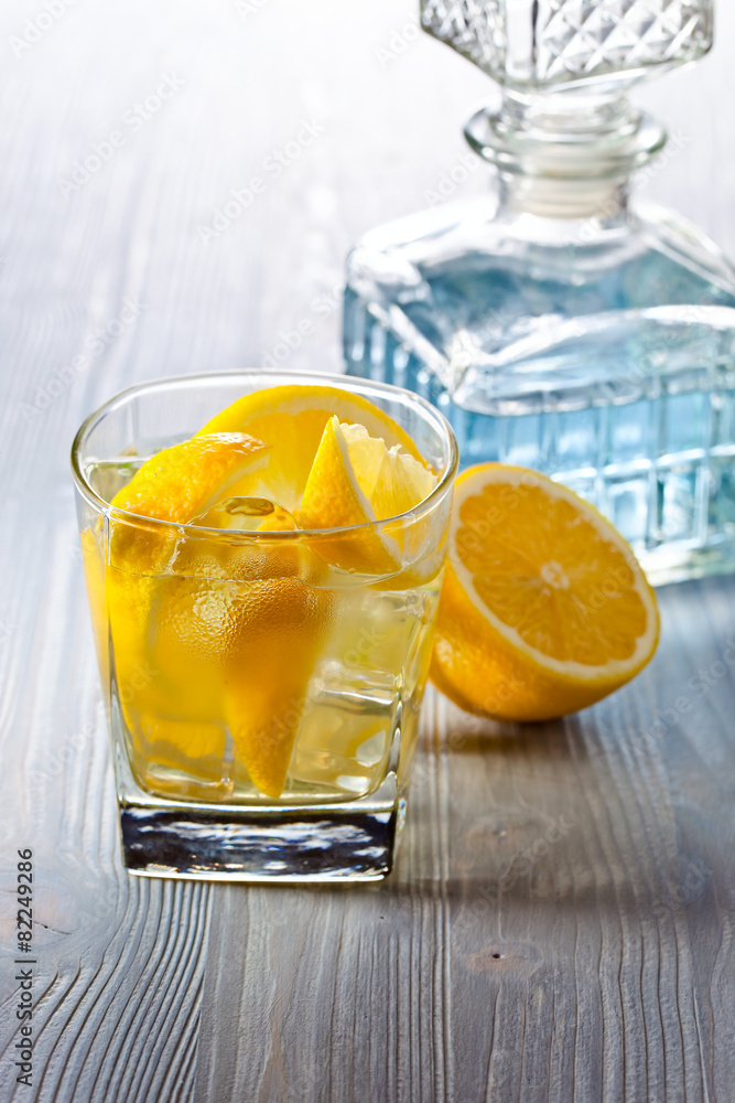 gin with lemon gin with lemon
