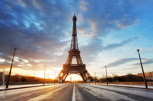 Paris, Eiffel tower at sunrise. © TTstudio