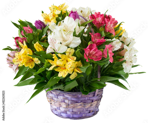 Fototapeta Naklejka Na Ścianę i Meble -  Basket of flowers