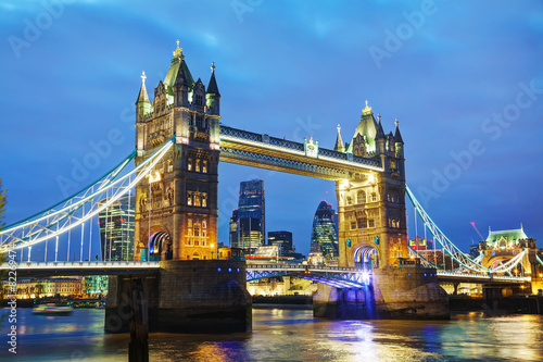 Obraz na płótnie Tower bridge in London, Great Britain w salonie