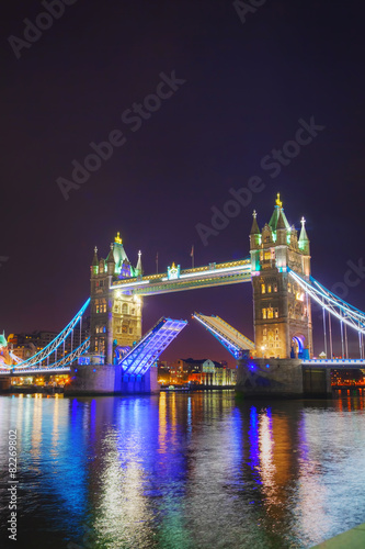 Obraz na płótnie Tower bridge in London, Great Britain w salonie