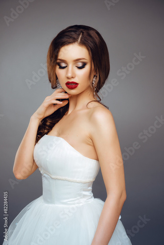 Portrait of Beautiful Bride. Long Hair and Fashion MakeUp