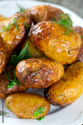 roasted new potatoes with dill and spring onions