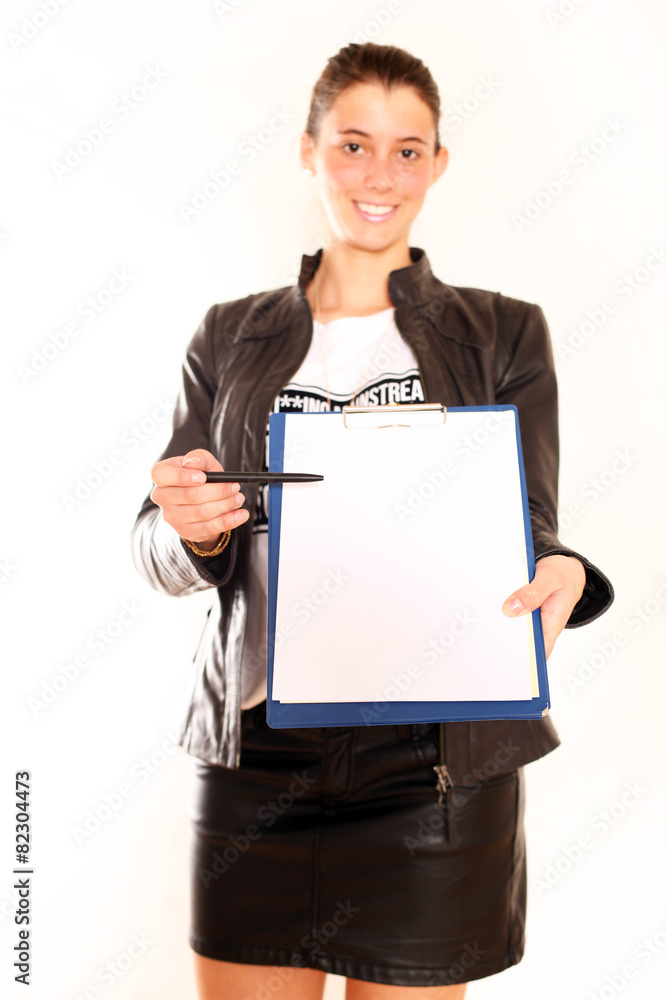 Frau mit Schreibbrett und Stift Frau mit Schreibbrett und Stift