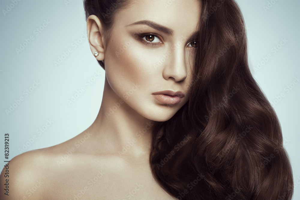 Fashion photo of brunette beauty with natural make-up, perfect s Fashion photo of brunette beauty with natural make-up, perfect s
