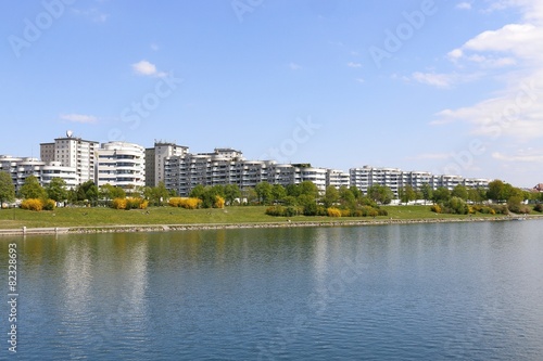 Wohnhausanlage an Ufer der Neuen Donau, Wien photo