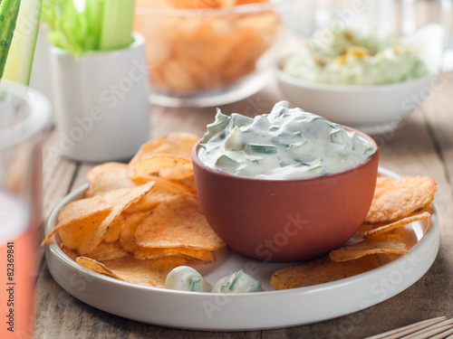potato chips with dip