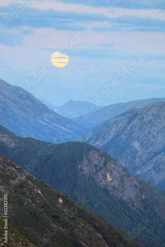 moonrise in the mountains