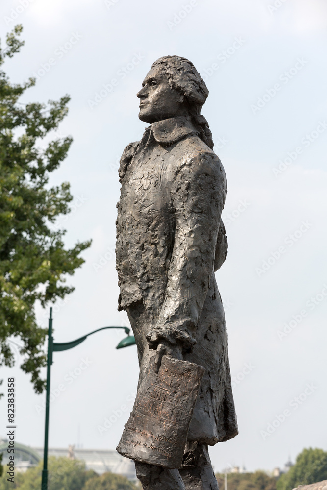 Thomas Jefferson statue  in Paris, France
