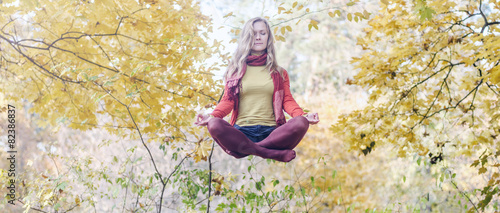 Konstfotografi Levitation portrait of beautiful girl