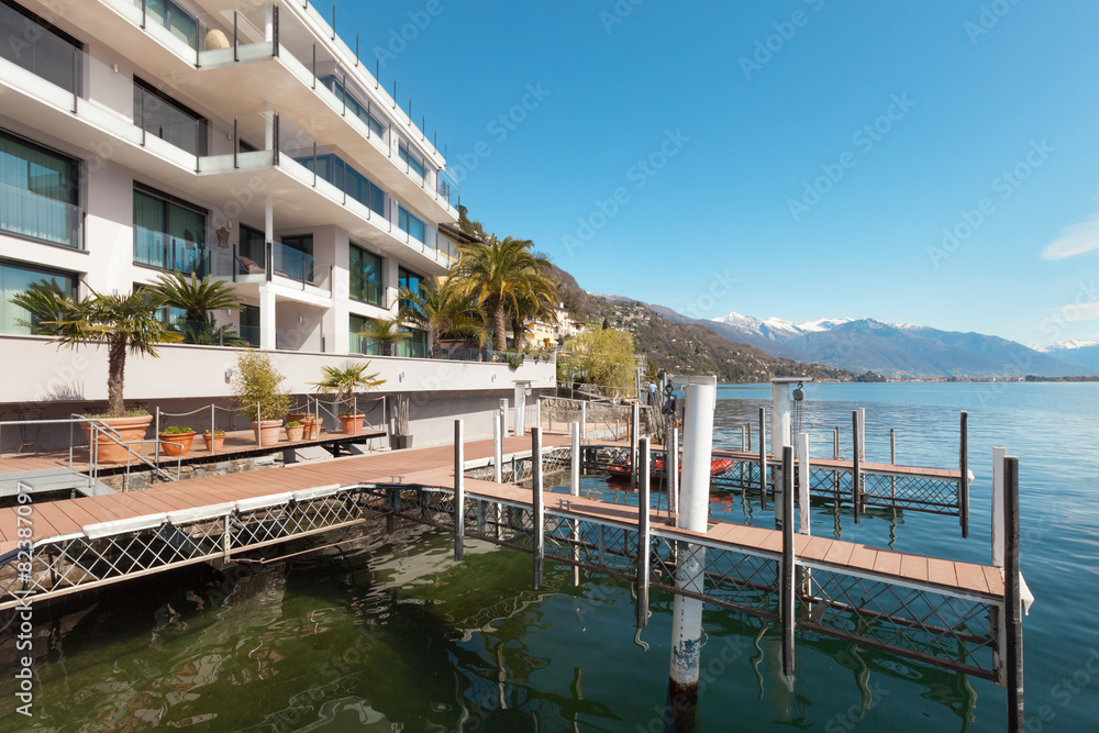 Obraz premium pałac nad jeziorem