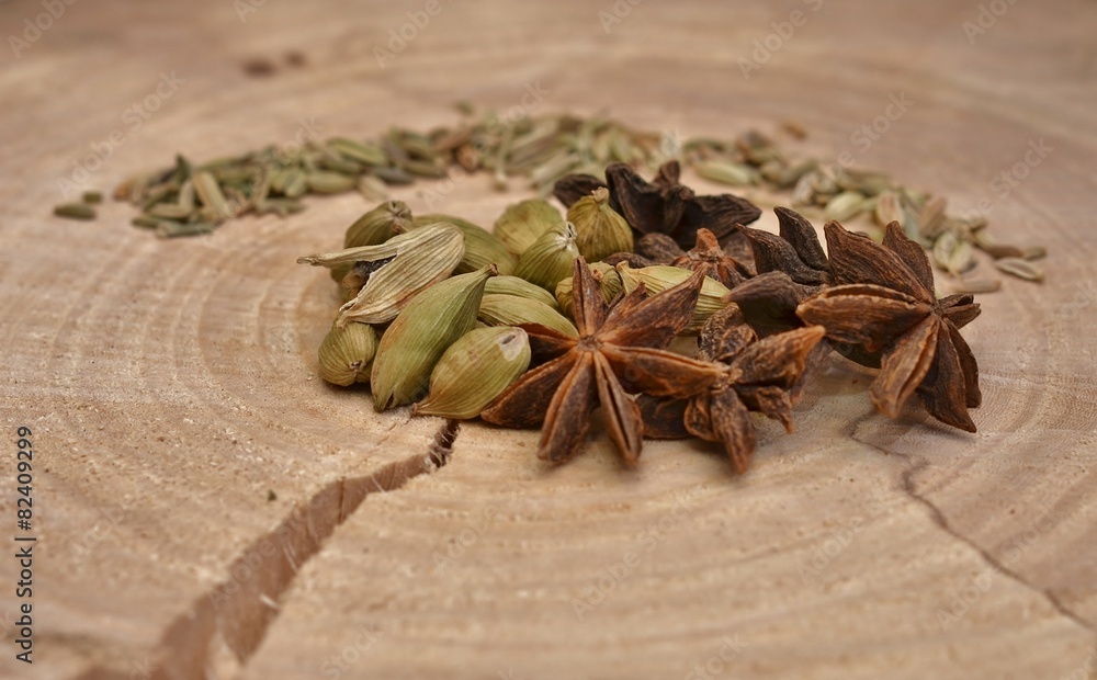 Star anise, green cardamom and fennel seeds Star anise, green cardamom and fennel seeds