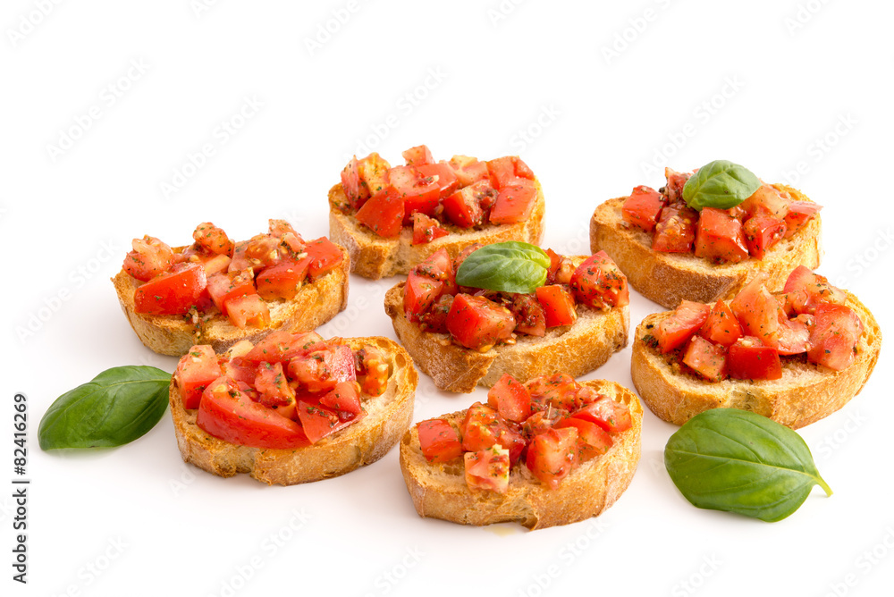 Bruschetta con pomodore e basilico Bruschetta con pomodore e basilico