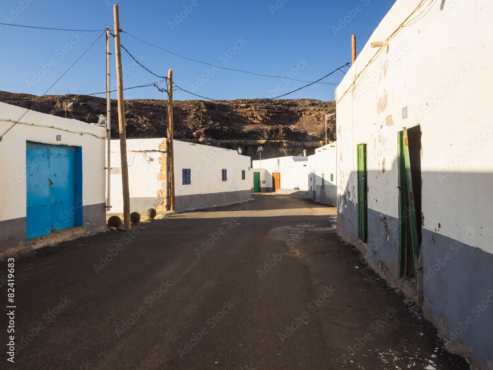 Straße in einem Fischerdorf auf Fuerteventura, Kanaren