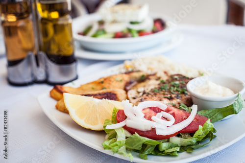 Grilled salmon and vegetables