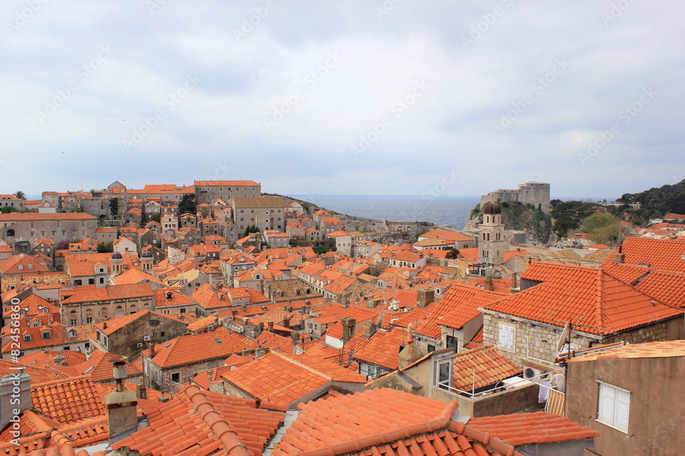 Blick über die historische Altstadt von Dubrovnik (Kroatien)