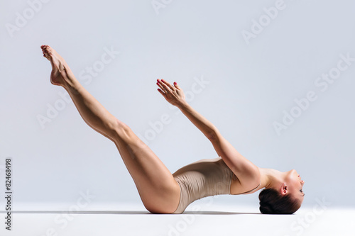 Fototapeta Naklejka Na Ścianę i Meble -  yoga woman