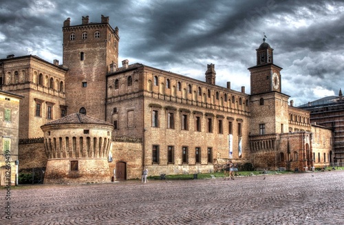 carpi hdr, italy
