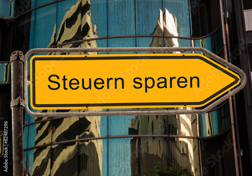 Strassenschild 42 - Steuern sparen