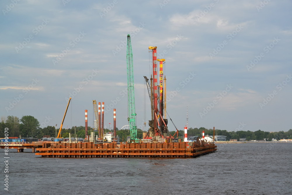 Fototapeta premium ST. PETERSBURG, RUSSIA - JULY 09, 2014: Construction of the moor