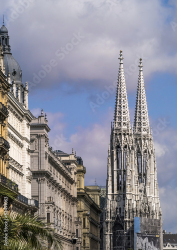Votivkirche in Wien © EKH-Pictures