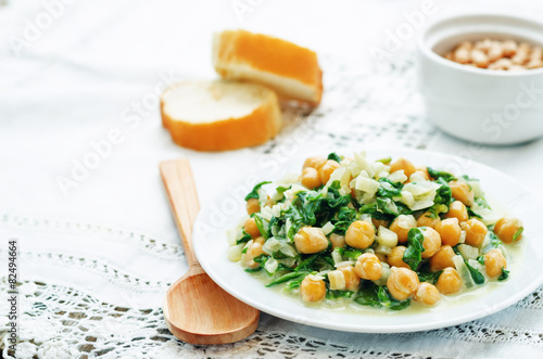 chickpeas and spinach curry photo