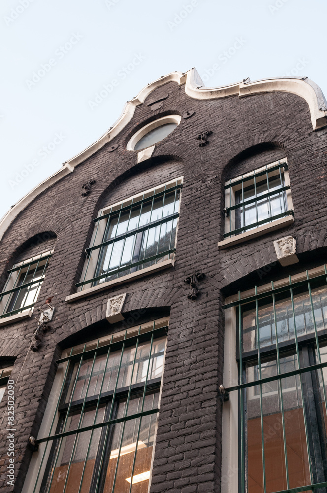 Naklejka premium ein altes haus in amsterdam