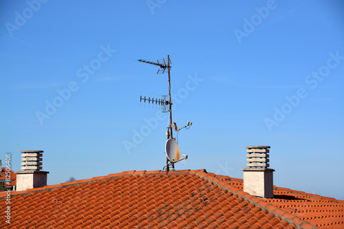 antena en un tejado photo