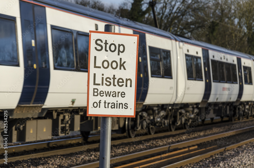 Obraz premium Stop. Look. Listen. Beware of trains