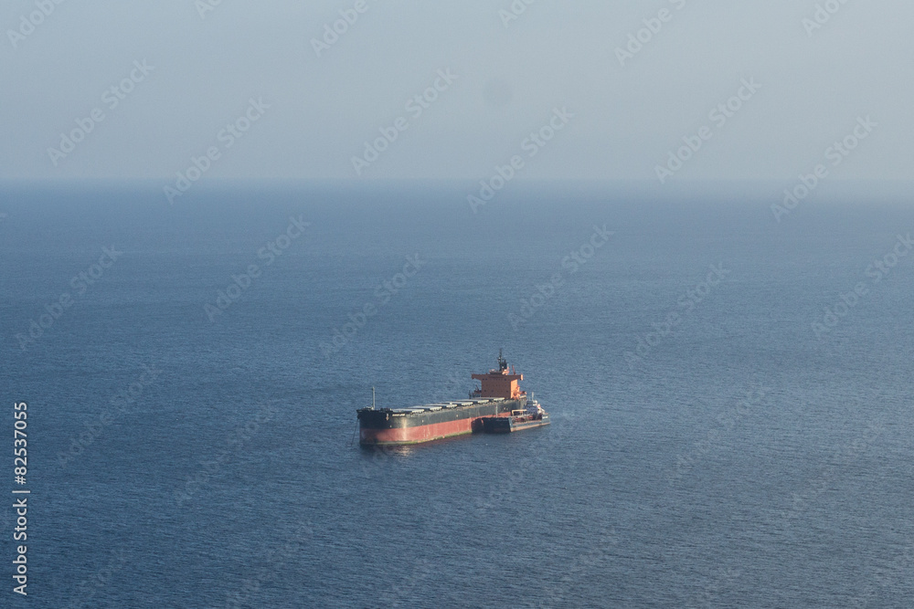 Oil tanker / ship - ocean 