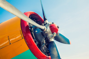 Acrylglasbilder Alte Flugzeuge Motor eines alten Flugzeugs  © merydolla