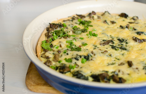 pie with cspinach and mushrooms