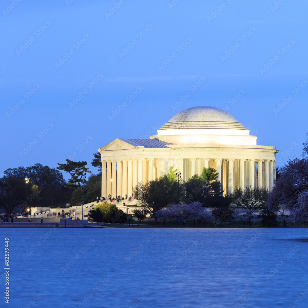 the Jefferson Memorial during the Cherry Blossom Festival. Washi