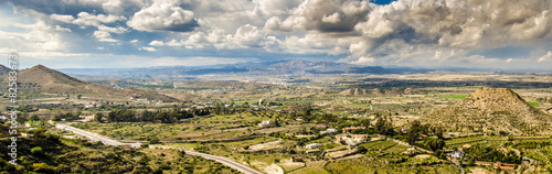 Panorama Hügel Landschaft mit Gewitterwolken bei Mojacar