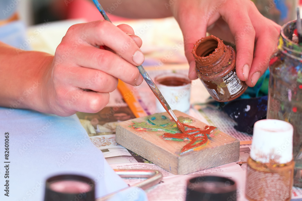 Obraz premium Painting hands
