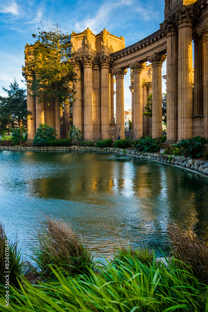 Lake and Palace of Fine Arts Theater, in San Francisco, Californ