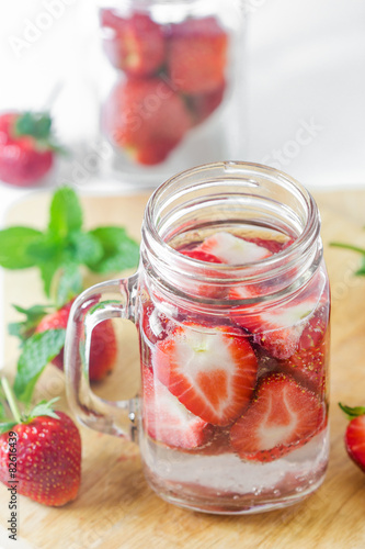 Wallpaper Mural Strawberry Infused Water Torontodigital.ca