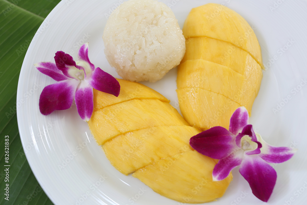 mango sticky rice. mango sticky rice.