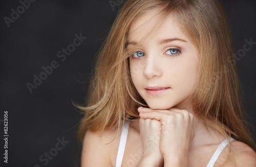 Attractive young girl with blu eyes