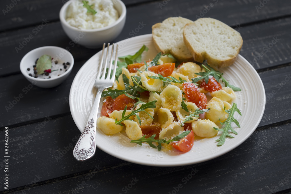 pasta with cherry tomatoes and Parmesan pasta with cherry tomatoes and Parmesan