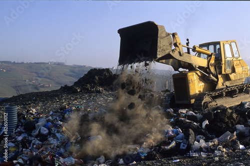 Fényképezés discarica di rifiuti solido urbani