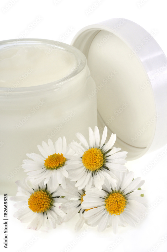 Crème de beauté aux pâquerettes Crème de beauté aux pâquerettes