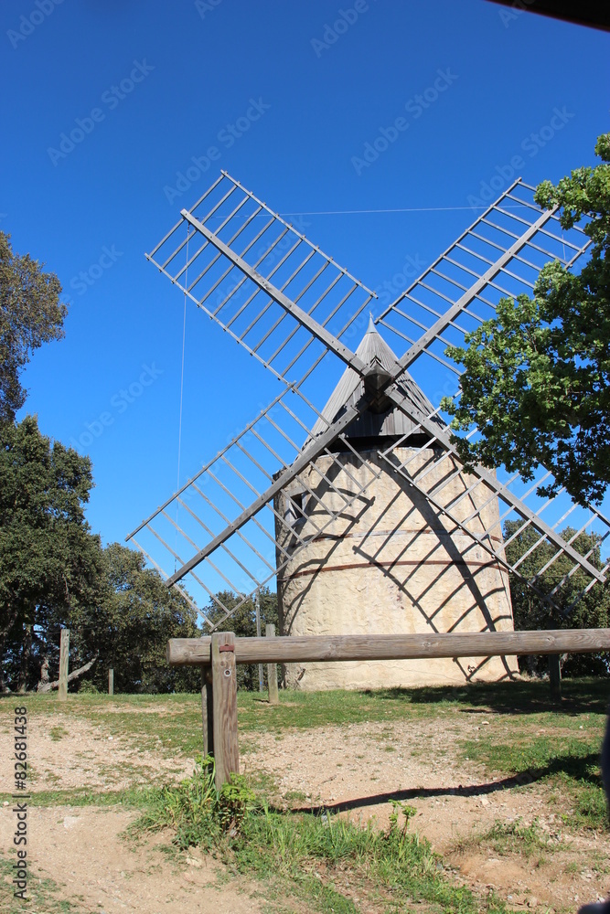 Fototapeta premium Moulin à vent : Ramatuelle