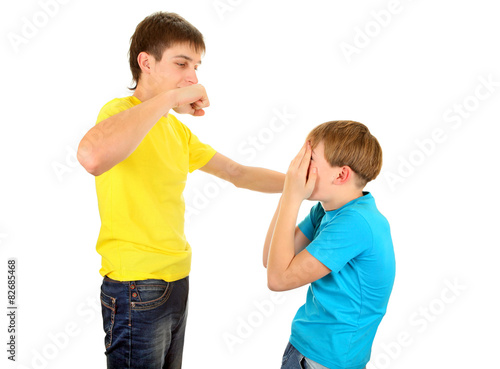 Teenager threaten the Kid