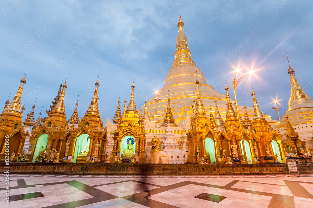 Naklejka premium Shwedagon Pagoda