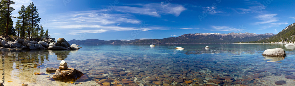 Naklejka premium Jeziorny Tahoe Plażowy Panoramiczny krajobraz