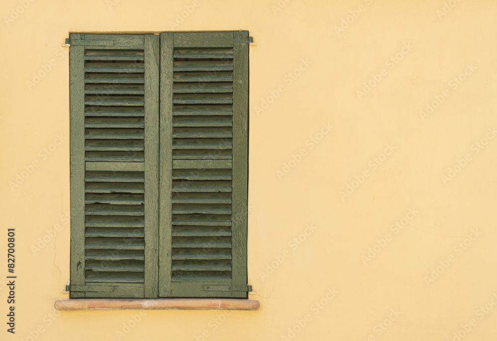 Traditional vintage blinds in the South